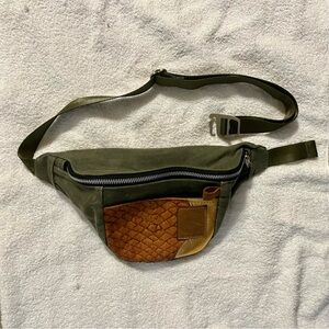 Tchoup Industries Mardi Gras Dragonfin Leather Fanny Pack Green Canvas USA Made